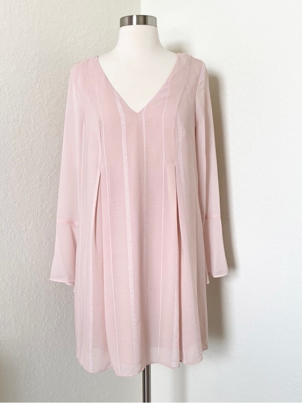 Blush Pink V-Neck Long Sleeve Dress